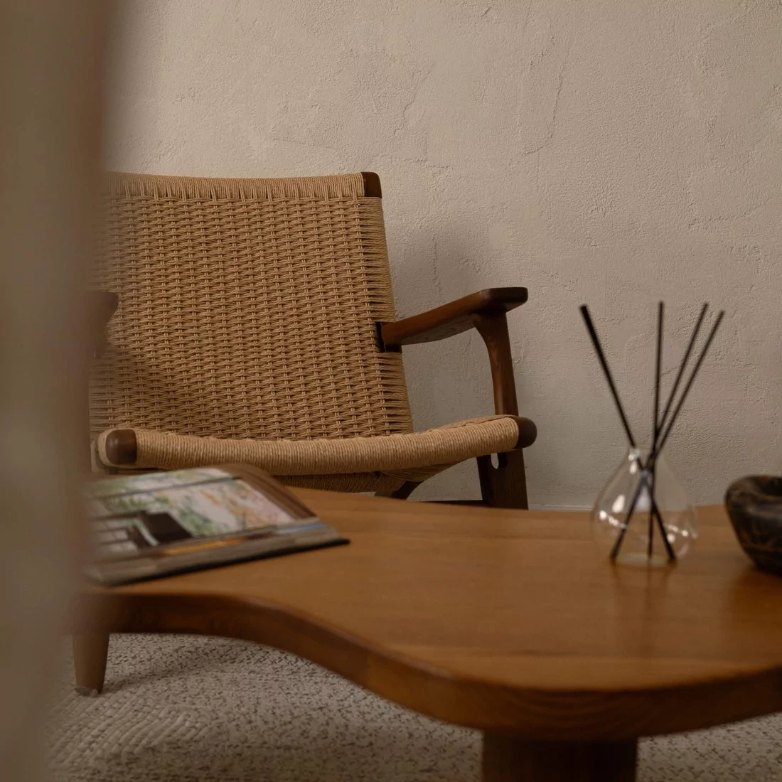 Ch25 Easy Chair